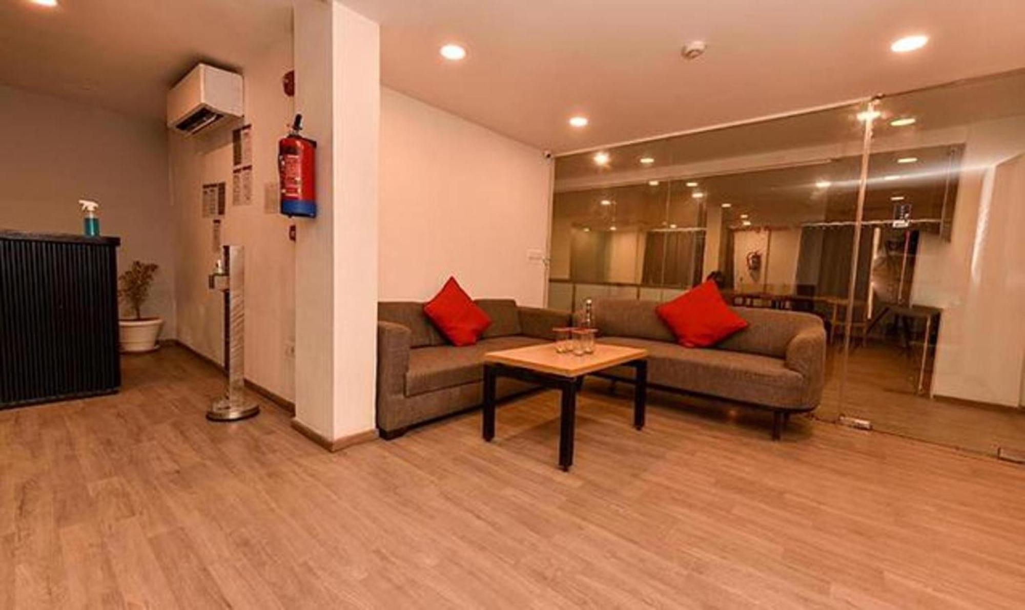 Fabhotel La Serene Punjabi Bagh Nueva Delhi Exterior foto